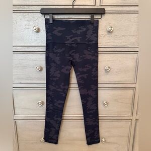 Spanx Look At Me Now Gray Camo High Waisted Ankle Leggings - Size S